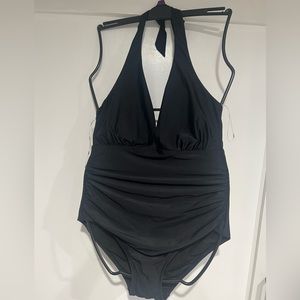 New with tags DKNY swimsuit XXL.